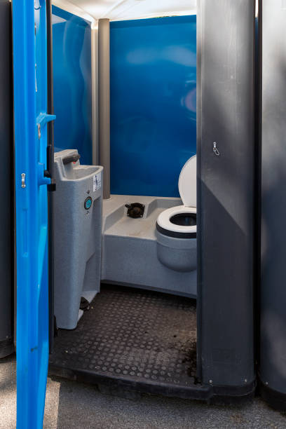 Best Portable restroom trailer rental  in Edmonton, KY